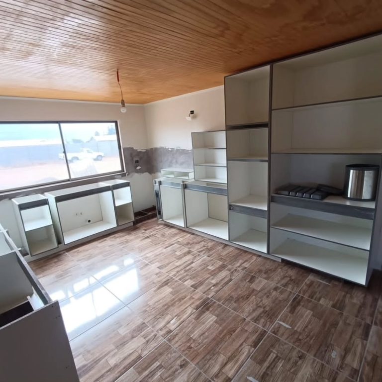 Cocina en U alto brillo grafito, Tambillos, Coquimbo