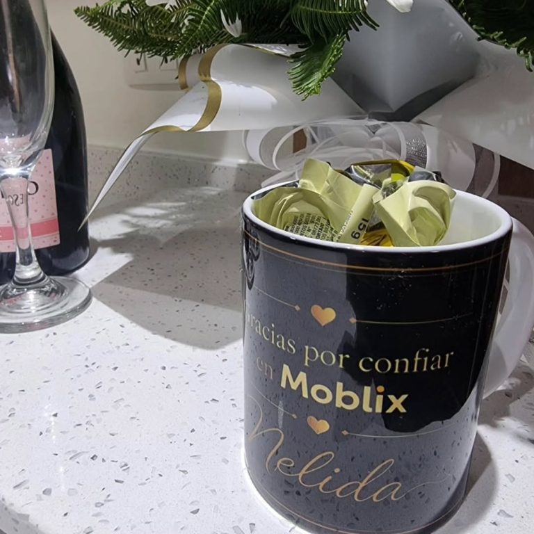 Taza de regalo «Gracias por confiar en Moblix»